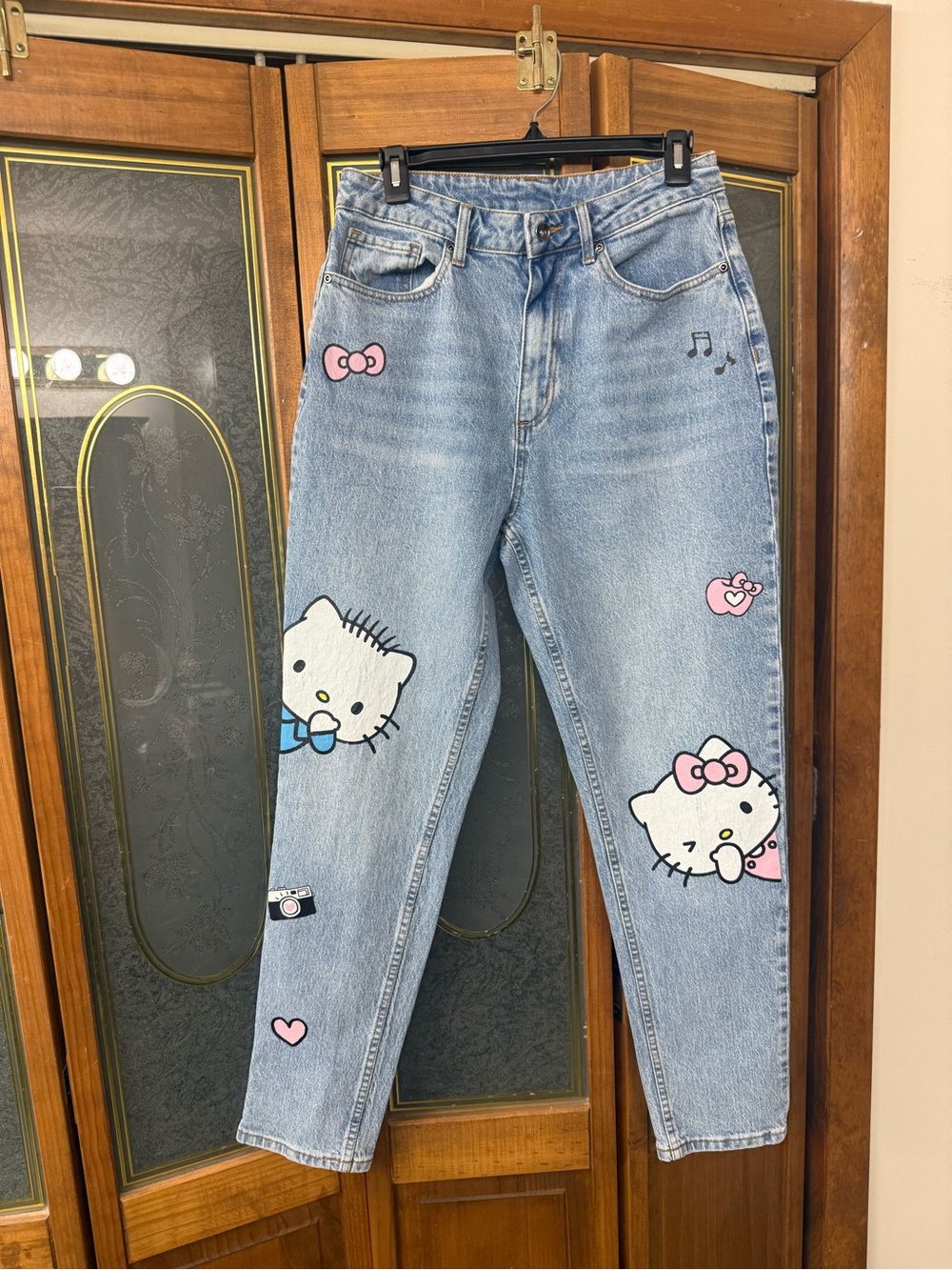 HELLO KITTY JUNIIRS Light Blue Denim Jeans with Pink Accents, EUC